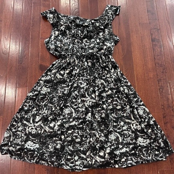 New York & Company black white and gray abstract print belted dress size XL - Picture 2 of 5